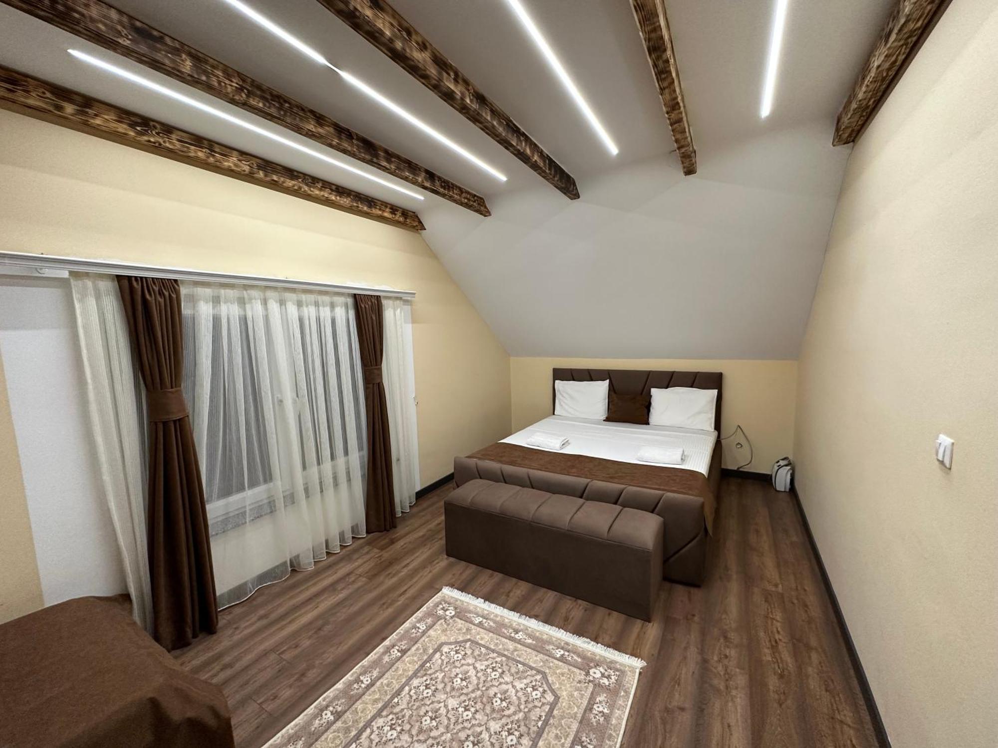 Hotel Panorama Rugove Печ Екстер'єр фото