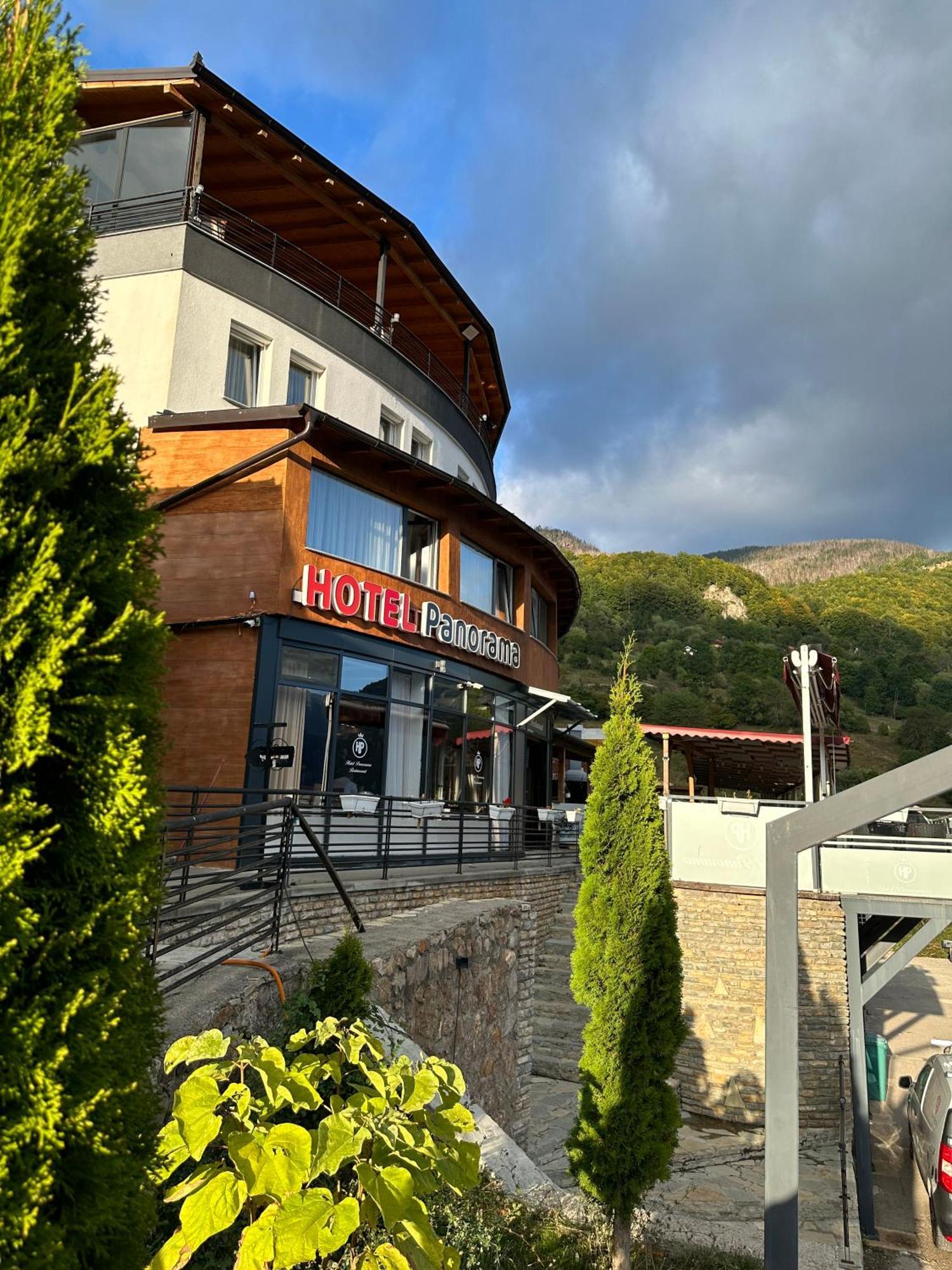 Hotel Panorama Rugove Печ Екстер'єр фото