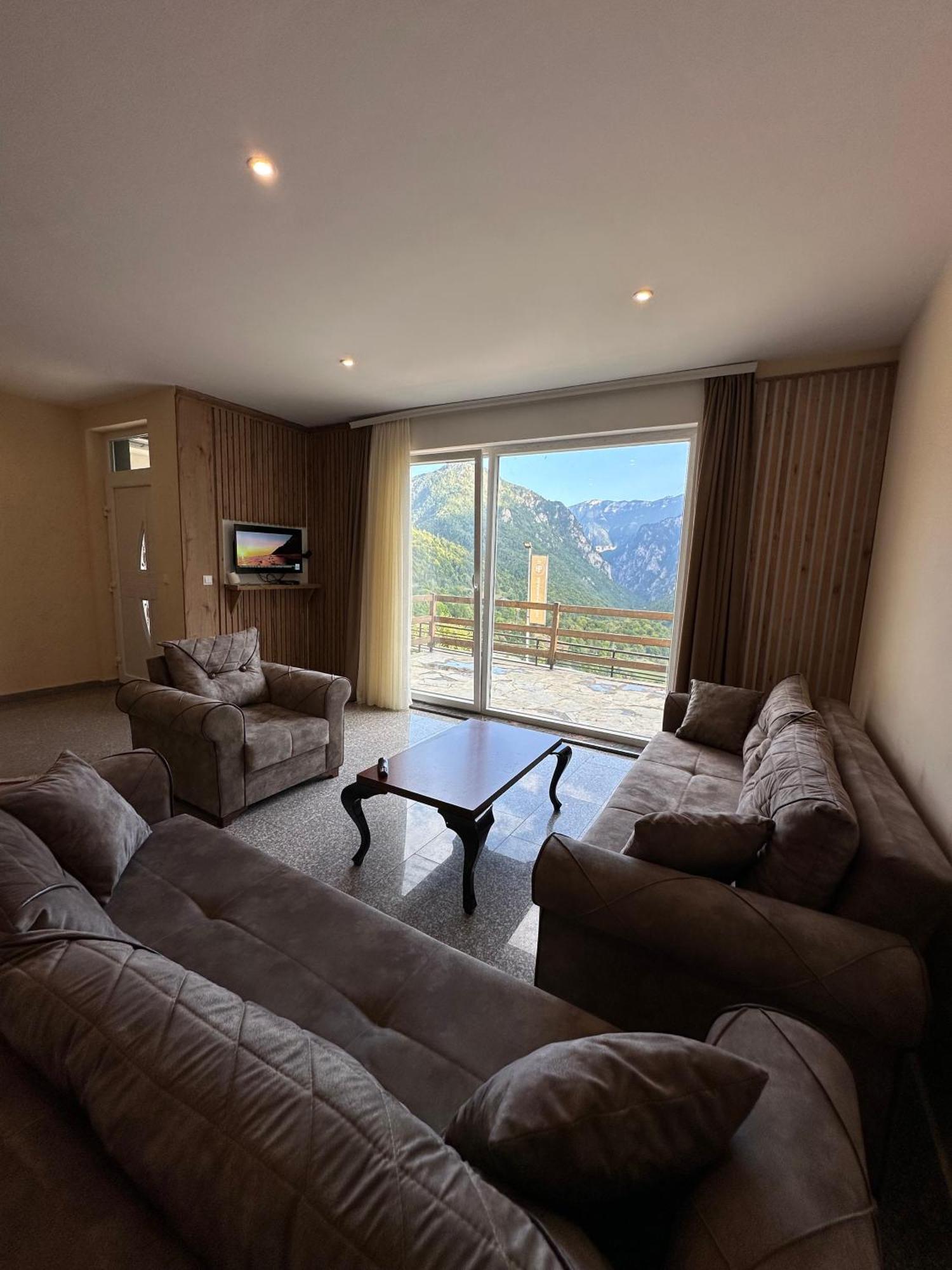 Hotel Panorama Rugove Печ Екстер'єр фото
